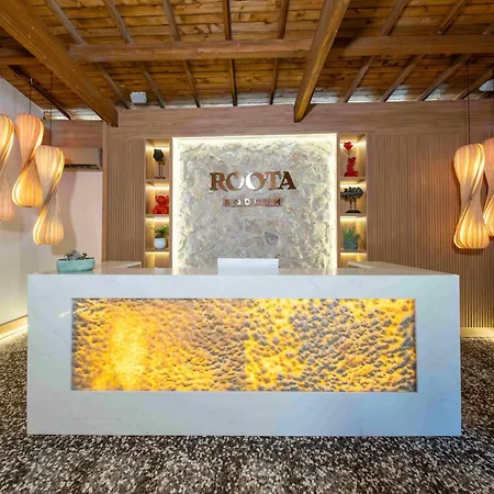 Roota Hotel 2*