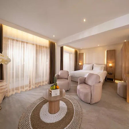 Hotel Roota 2*