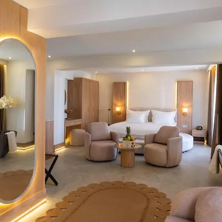 Roota Hotel 2*